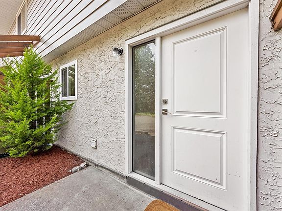 4th image of 951 17th St #10