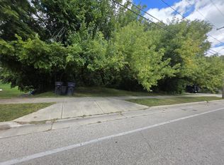 521 W Wisconsin Ave, Pewaukee, WI 53072