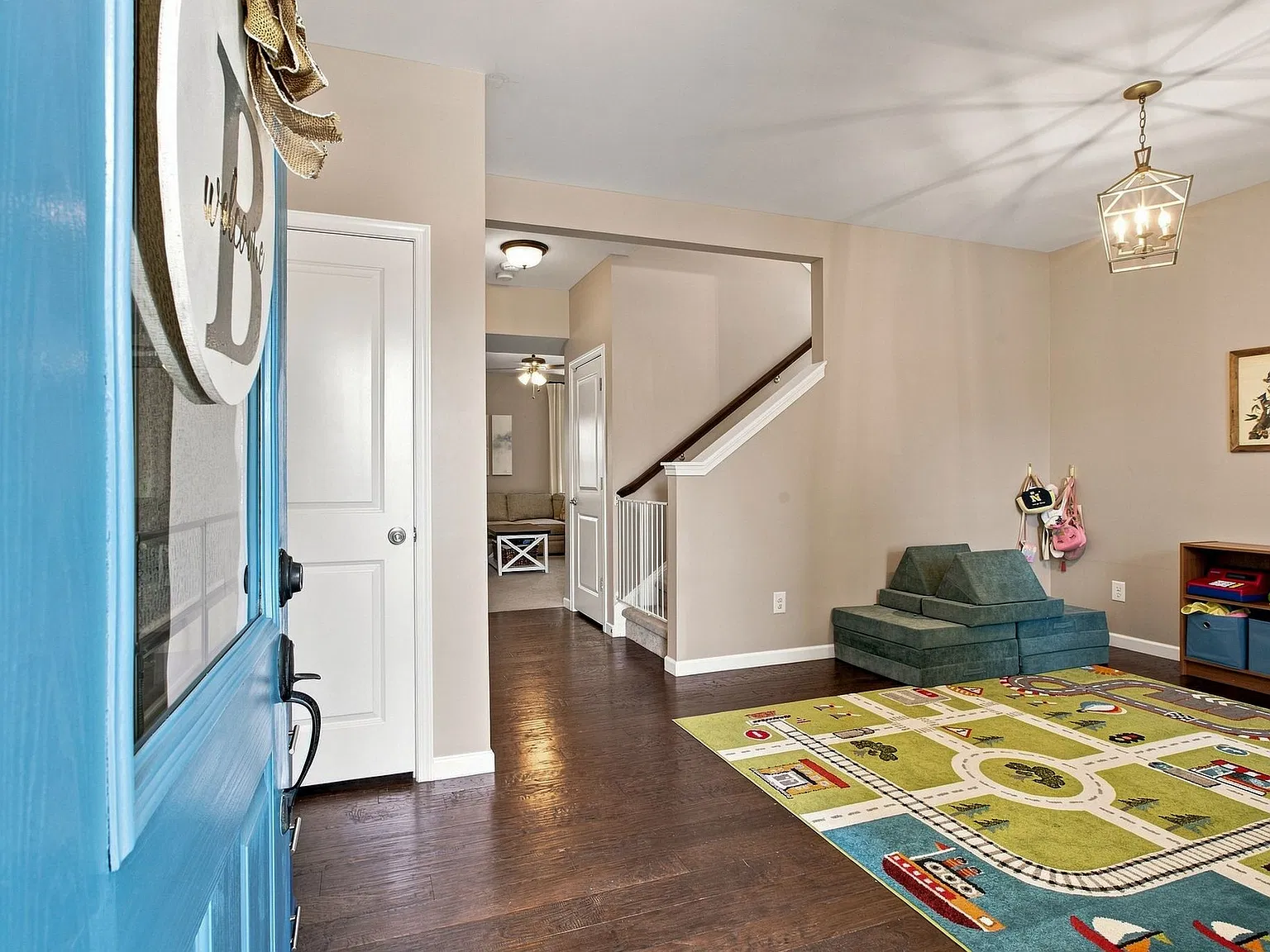 4 bed, 2476 sqft, $3,500 — Photo 3