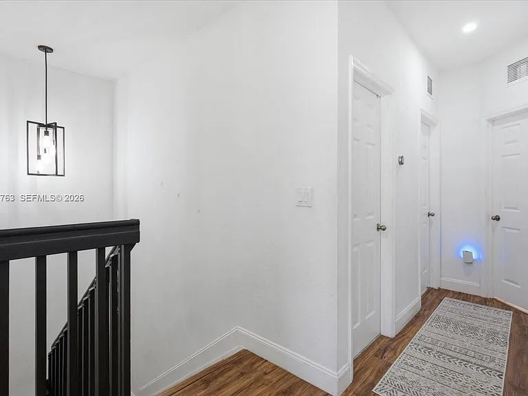 976 NE 42nd Ave #0 — Photo 18