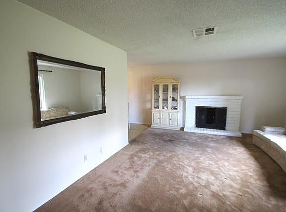 4th image of 6532 Hitchcock Way