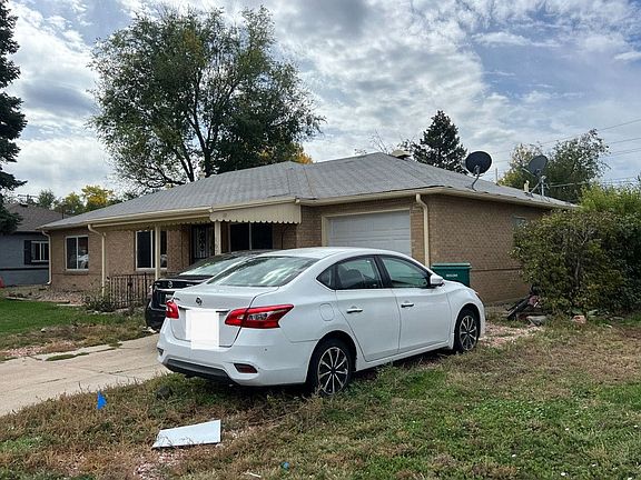 2nd image of 1027 Troy St