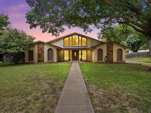 213 Hockaday Ave, Garland, TX 75043