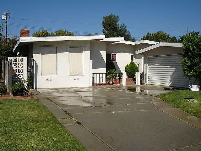 Front Viewing NorthWest