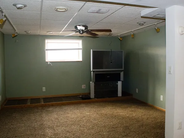 4209 Lillie Ave, Davenport, IA 52806