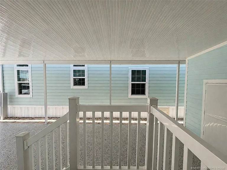 35 NE Nautical Dr — Photo 32