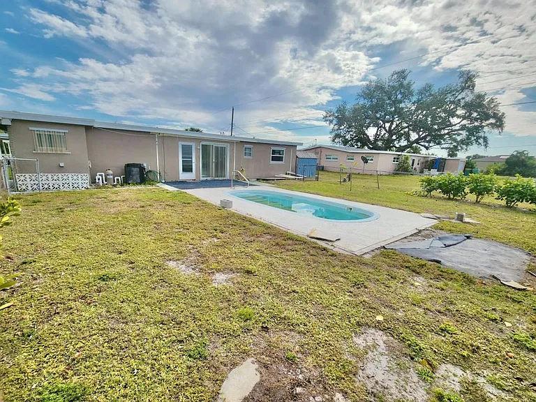 27263 Whitman Ave — Photo 6