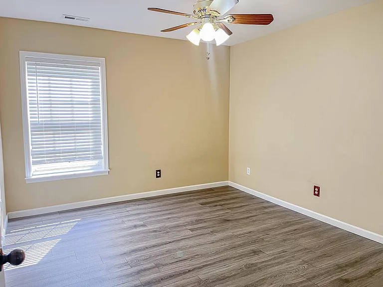210 Darbytown Pl — Photo 2