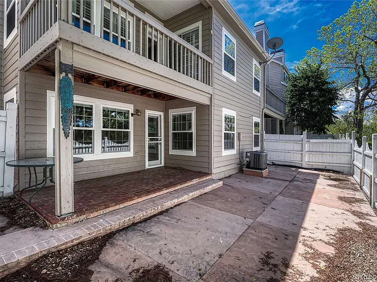 9885 Greensview Cir — Photo 46