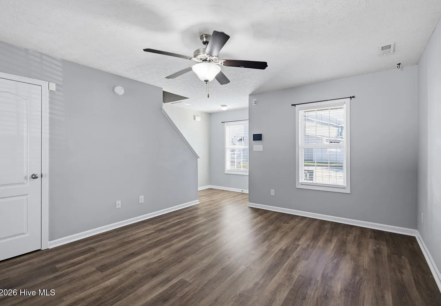 2 bed, 2.5 bath, 1084 sqft, $1,400 — Photo 4