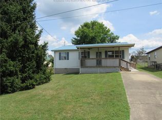 2497 Walnut St, Hurricane, WV 25526