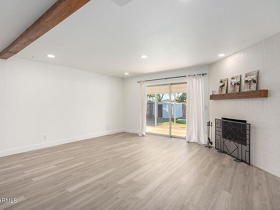 5th image of 3218 W CORRINE Drive