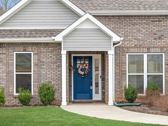 2nd image of 701 Lillian Grace Dr