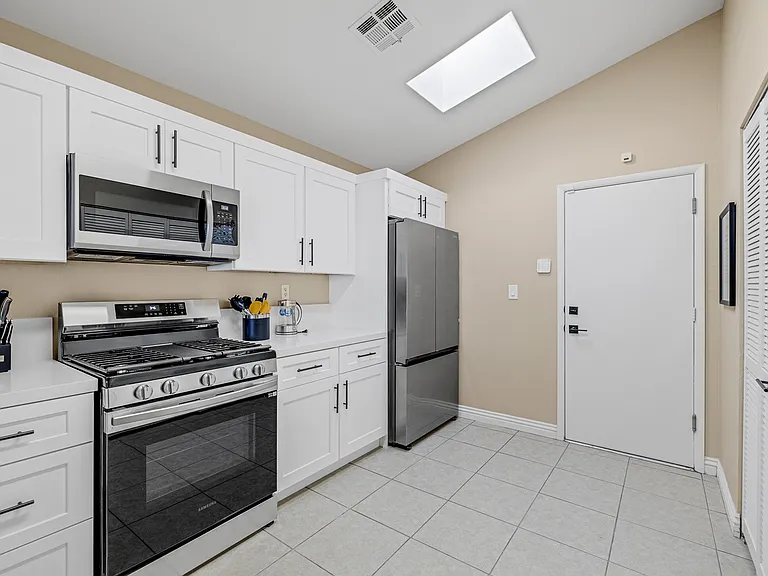 3316 Altamar Ln — Photo 21