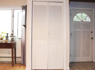 12 Cove Rd, Hopatcong, NJ 07843