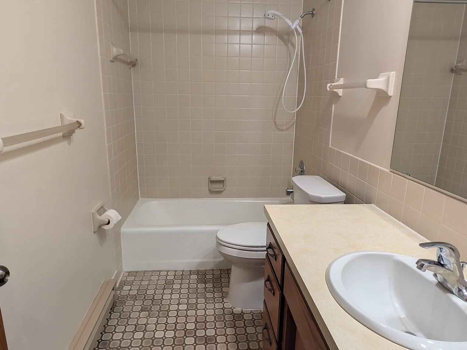 2 bed, 850 sqft, $1,395 — Photo 2