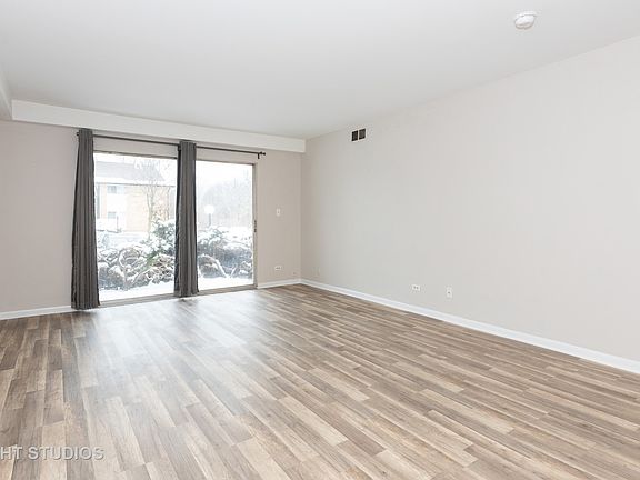 3rd image of 18 Kingery Quarter #108