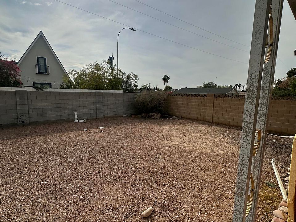 2nd image of 4401 E ROMA Avenue