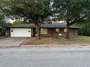 403 Roach St, Bowie, TX 76230