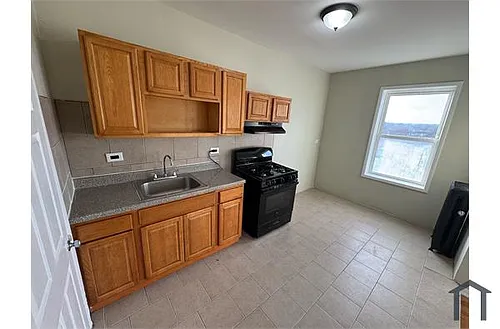 76 N 9th St #17 Photo 1