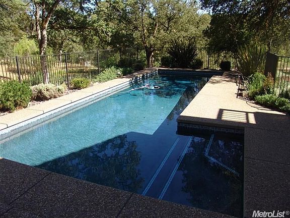 3rd image of 10380 Blue Heron Ct