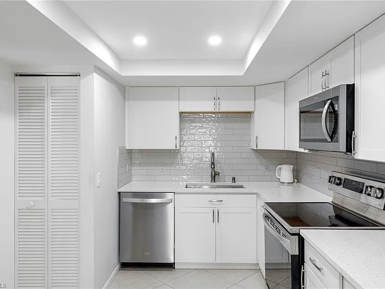 5954 Pelican Bay Blvd #222 — Photo 9