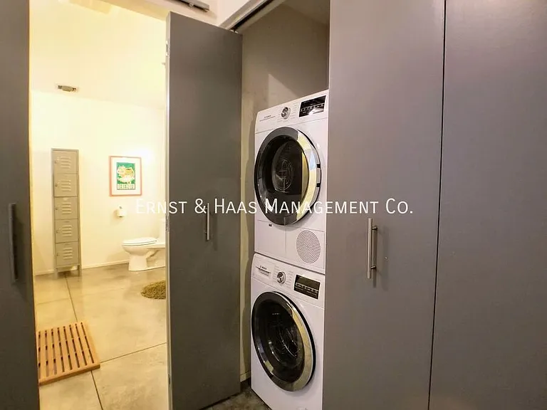 115 W 4th St #210 — Photo 21