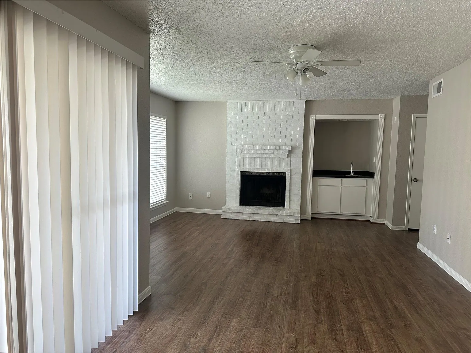250 El Dorado Blvd — Photo 2