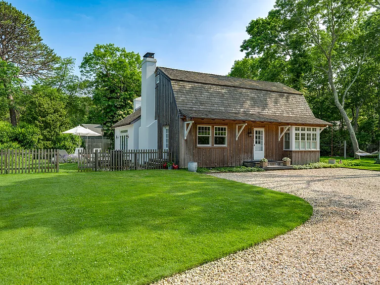 3 Fairfield Ln — Photo 1