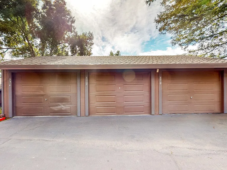 372 Los Alamos Rd — Photo 45