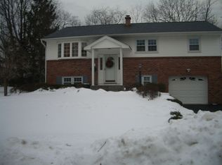 35 Sengstacken Dr, Stony Pt, NY 10980