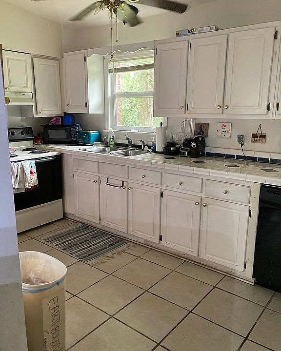2nd image of 2275 Creighton Rd #A