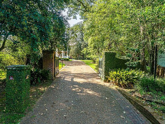 Driveway entrance at gate