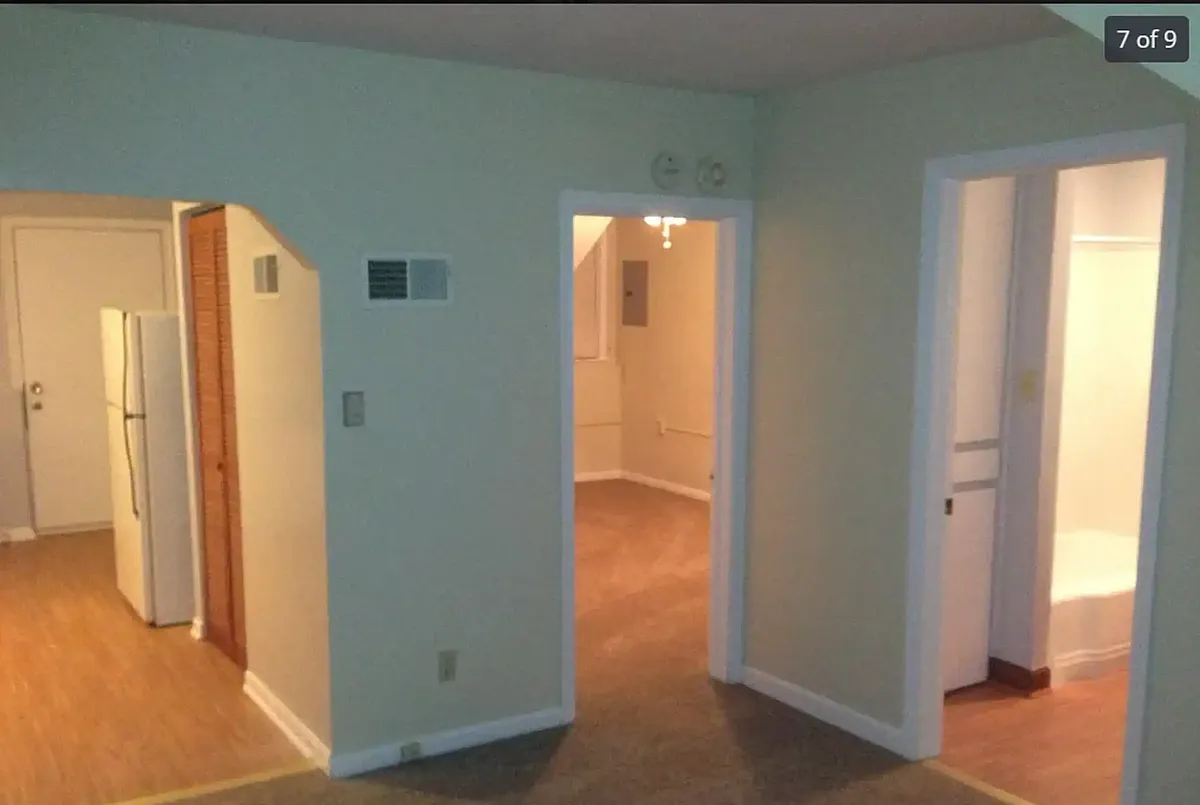 Building Photo - 376 Lawrence Ave #376