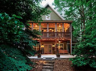 141 W Waters Edge Ln, West Union, SC 29696