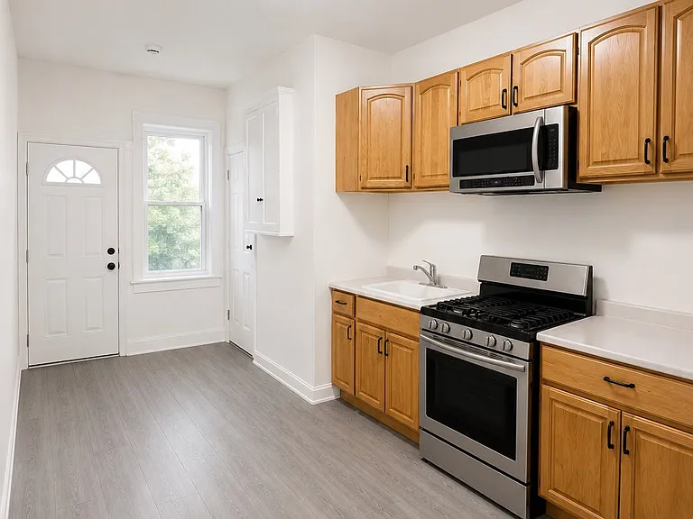 3804 N 18th St — Photo 5