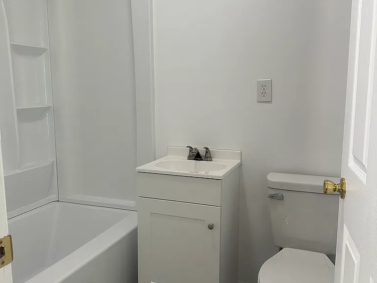 104 Leigh Ann Cir — Photo 5