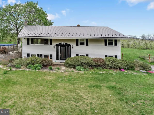 300 Peach Glen Rd, Gardners, PA 17324