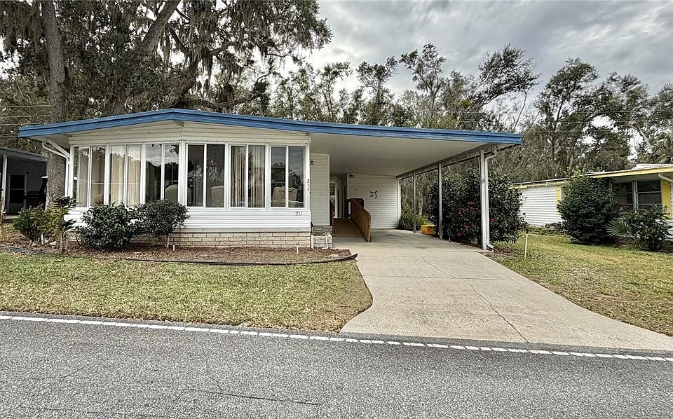 1st image of 211 Aspen Cir