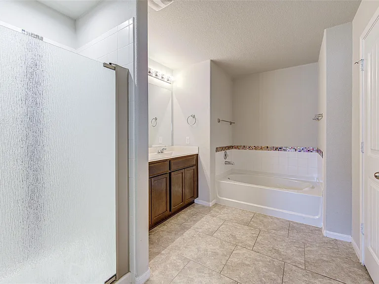 29222 Dunns Creek Ct — Photo 23