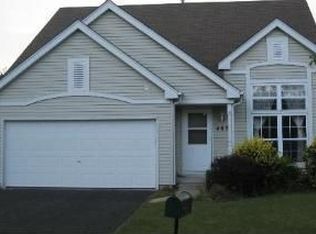 482 Humphreys Ln, Aurora, IL 60504