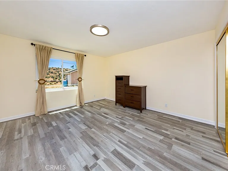 6401 Hubbard Rd — Photo 6