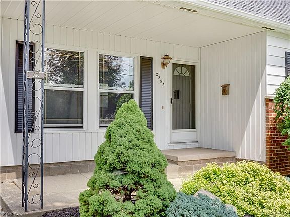 2nd image of 2285 Lynnwood Dr