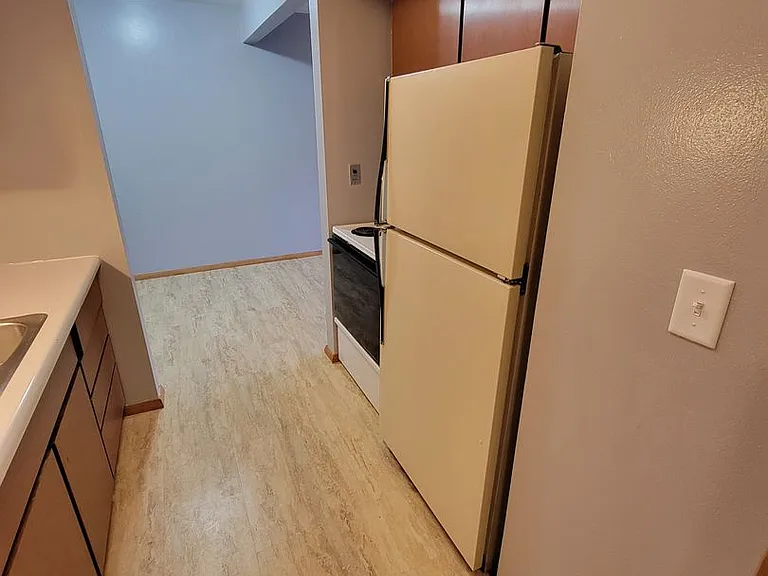 1001 S East St — Photo 5