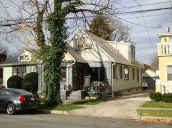 16021 78th Ave, Flushing, NY 11366