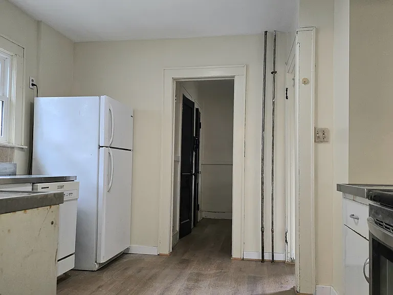 1911 Tracy St — Photo 13