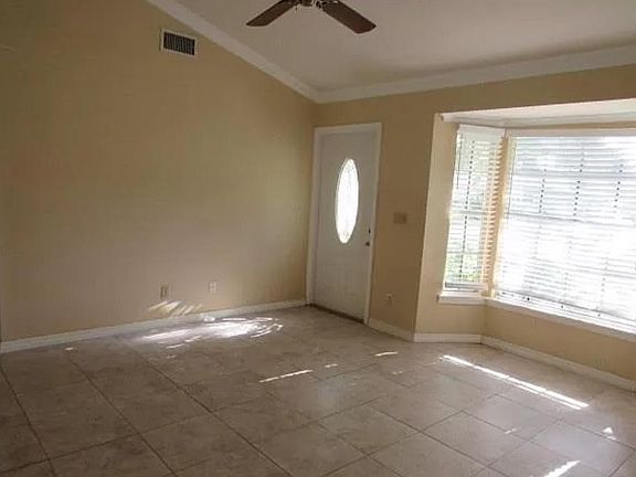 2nd image of 1501 SE 19th Pl