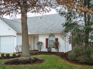 216 Harbor Ridge Ln #4, Fairport Harbor, OH 44077