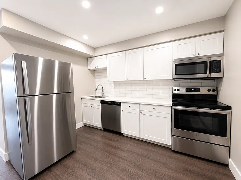 168 Sanford Ave S #2 — Photo 5