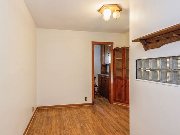 4th image of 854 Glidden Ave